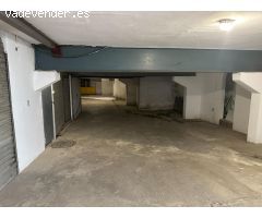 ???? Garaje Cerrado de 29 m² en el Corazón de Roses – ¡A Solo 5 Minutos de la Playa!