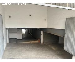 ???? Garaje Cerrado de 29 m² en el Corazón de Roses – ¡A Solo 5 Minutos de la Playa!