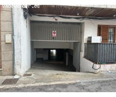 ???? Garaje Cerrado de 29 m² en el Corazón de Roses – ¡A Solo 5 Minutos de la Playa!
