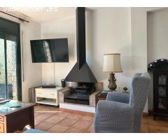 ???? Encanto y Tranquilidad a un Paso de l’Escala: Casa con Garaje, Piscina y Gran Altillo Multiespa