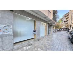 DLR 1651 - Amplio y Cómodo Local Comercial en Alquiler en Plaza Menorca, Granada