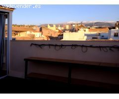 ???? Ático dúplex de alquiler en el centro de Granada – 2 terrazas, vistas y máximo confort |