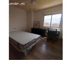 ???? Piso en alquiler para estudiantes – Cartuja, Granada | 3 dormitorios, WiFi incluido