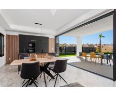 Villas de nueva construcción situadas en La Finca Golf Resort