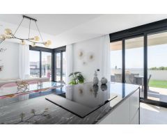 villa independiente con piscina privada y vistas al mar