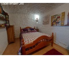 Descubre el Encanto y Atractivo Único de Esta Hermosa Casa Cueva de 3 Dormitorios con Apartamento In
