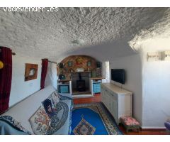 Descubre el Encanto y Atractivo Único de Esta Hermosa Casa Cueva de 3 Dormitorios con Apartamento In