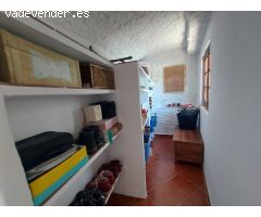Descubre el Encanto y Atractivo Único de Esta Hermosa Casa Cueva de 3 Dormitorios con Apartamento In