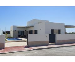 Bonita Villa Moderna en Daya Nueva (Alicante)