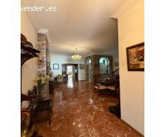 ESPECTACULAR CASA EN VENTA EN CALLE PINTOR HIGUERO