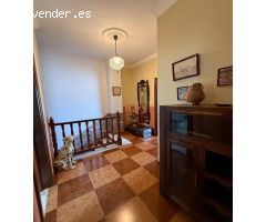 ESPECTACULAR CASA EN VENTA EN CALLE PINTOR HIGUERO