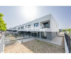 Chalet adosado de obra nueva
