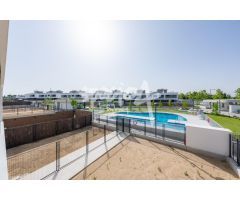 Chalet adosado de obra nueva