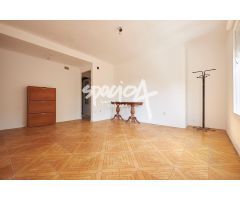 Piso Reformado con Terraza y Mucha Luz en Toledo