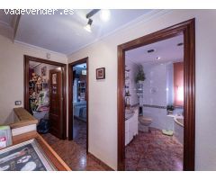 Amplia Casa Tipo Dúplex con Jardín y Garaje en Molinos Marfagones, Cartagena