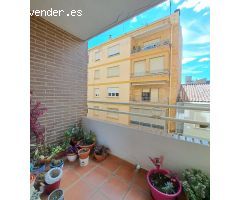 Excelente piso céntrico muy cuidado.