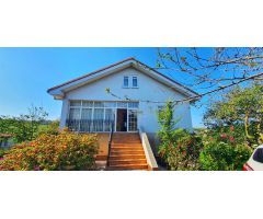 Chalet reformado con vistas espectaculares, gran terreno y a un paso de la playa de Xivares