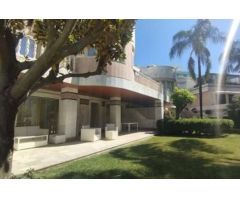 DÚPLEX DE GRAN LUJO EN PUERTO BANÚS EN 1 LÍNEA DE PLAYA