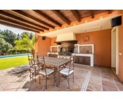Encantadora villa de estilo andaluz en la milla de oro de Marbella