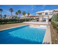 Encantadora Villa  frente a la playa en Jardines Velaya – Nueva Milla de Oro, Estepona