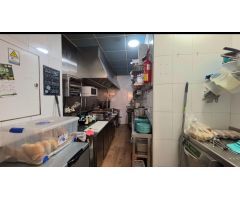 SE TRASPASA BAR CAFETERIA EN AVENIDA DE LAS PALMERAS (BENALMADENA)