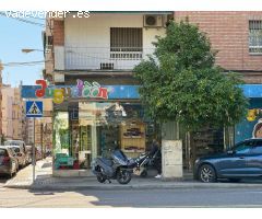 MAGNIFICO LOCAL CON GRAN ESCAPARATE EN MEDINA AZAHARA, CORDOBA