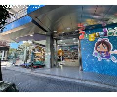 MAGNIFICO LOCAL CON GRAN ESCAPARATE EN MEDINA AZAHARA, CORDOBA