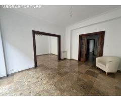 ESPECTACULAR PISO CON COCHERA EN PLENA CALLE CONCEPCIÓN!!!