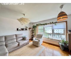 Tu Hogar Ideal: Luz, Espacios Amplios y Ubicación Perfecta próximo al Calvario, Vigo