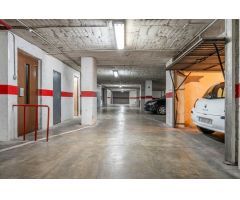 Se vende cochera cerrada y trastero junto a Plaza de Gracia