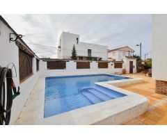 ¡Impresionante chalet dividido en dos viviendas!