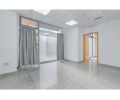 AMPLIO LOCAL COMERCIAL EN CALLE ARABIAL; VISIBILIDAD, UBICACIÓN Y ESPACIO PERFECTO PARA TU NEGOCIO
