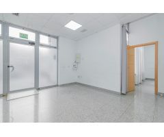 AMPLIO LOCAL COMERCIAL EN CALLE ARABIAL; VISIBILIDAD, UBICACIÓN Y ESPACIO PERFECTO PARA TU NEGOCIO