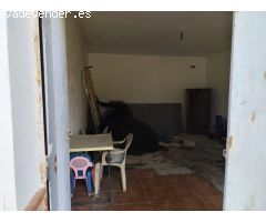 Terreno Agrario con Olivos Centenarios y Casa de Aperos – A 10 Minutos del Centro de Loja (Granada)