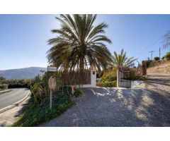 Chalet con gran terreno en Orgiva