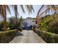 Chalet con gran terreno en Orgiva