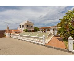 VILLA EN EL PUNTALÓN. MOTRIL