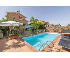 Precioso chalet independiente con piscina en cumbres verdes