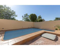 Pareado con piscina, barbacoa y garaje en Belicena – a 15 min de Granada