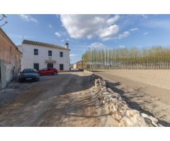 Cortijo en Venta en Pinos Puente, Granada