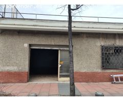 Local comercial con cámara frigorífica en venta