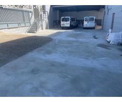 Nave industrial con salida a dos calles