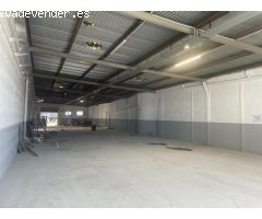 Nave industrial con salida a dos calles