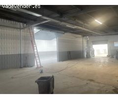 Nave industrial con salida a dos calles