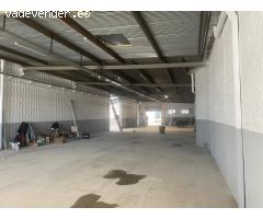 Nave industrial con salida a dos calles