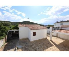 CASA INDEPENDIENTE CON PISCINA EN VENTA URB. CALAFELL PARK