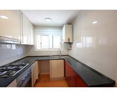 CASA INDEPENDIENTE CON PISCINA EN VENTA URB. CALAFELL PARK