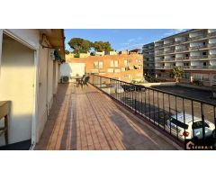 ÁTICO CON TERRAZA DE ENSUEÑO Y A SOLO 5 MINUTOS DEL MAR EN LLORET DE MAR!