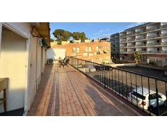 ÁTICO CON TERRAZA DE ENSUEÑO Y A SOLO 5 MINUTOS DEL MAR EN LLORET DE MAR!