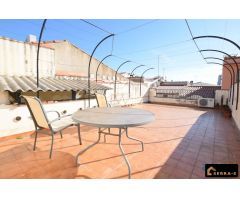 CASA CON ENCANTO EN EL CENTRO DE MATARÓ!